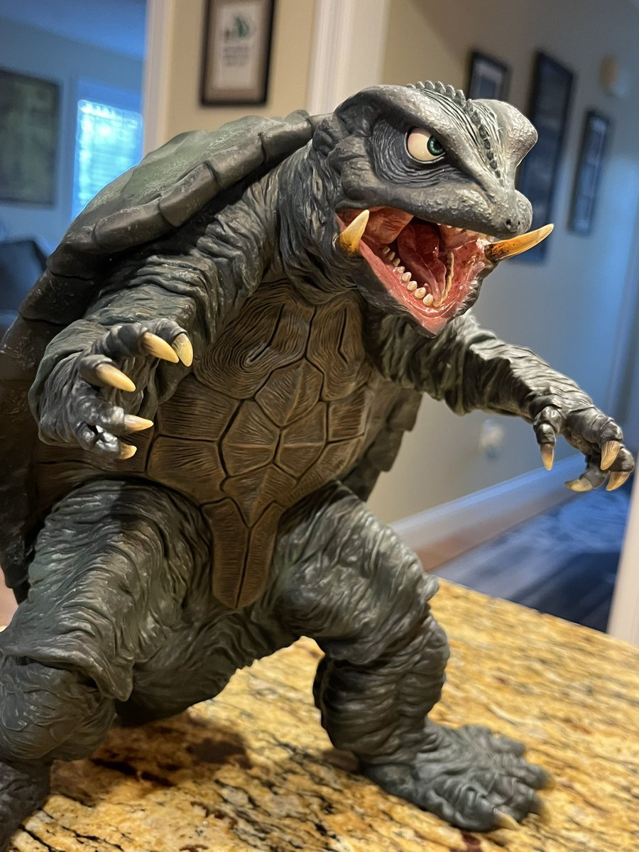 MrFreshVinyl's tweet photo. New X-Plus 30cm Gamera 1995 Renewal version came in yesterday! He’s friggin perfection. BAM! 💥 #xplus #gamera #kaiju #freshvinyl https://t.co/oJxrSAKHsc