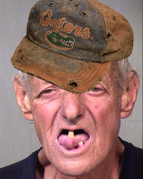 CD3Gator's tweet image. Me as a Gators fan before Billy Napier 🆚
Me as a Gators fan 4 short years later.
Billy’s taken years off my life but I’m still screaming “Go Gators” ‘til I die.
…which might be sooner than later because idk how much more stress of Billy Ball my body can take.
#GoGators 🐊