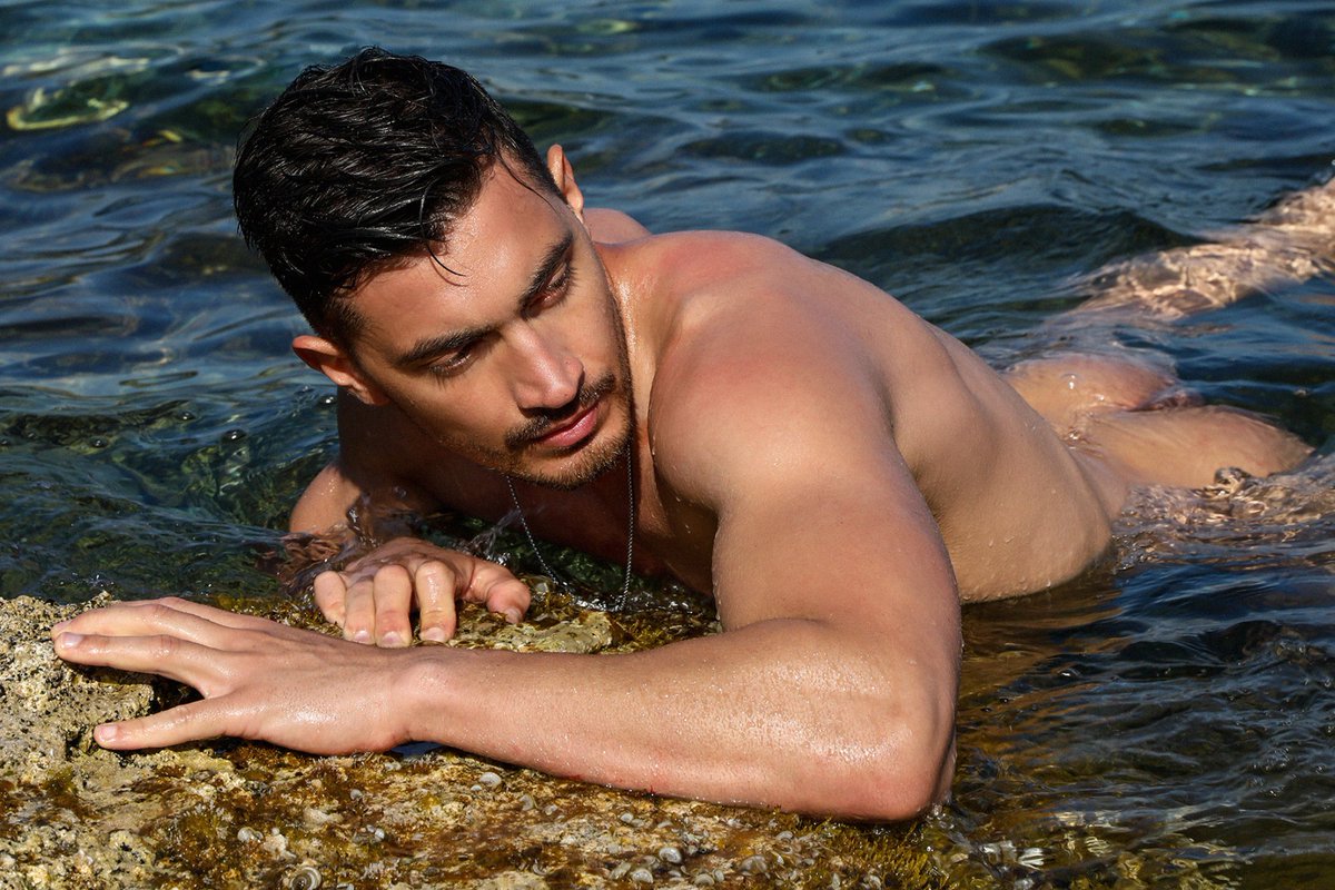 "When the sea touches the body art stops being an image it becomes a ritual "
#BodyAndNature #NudeAsArt #SaltyBodySeries