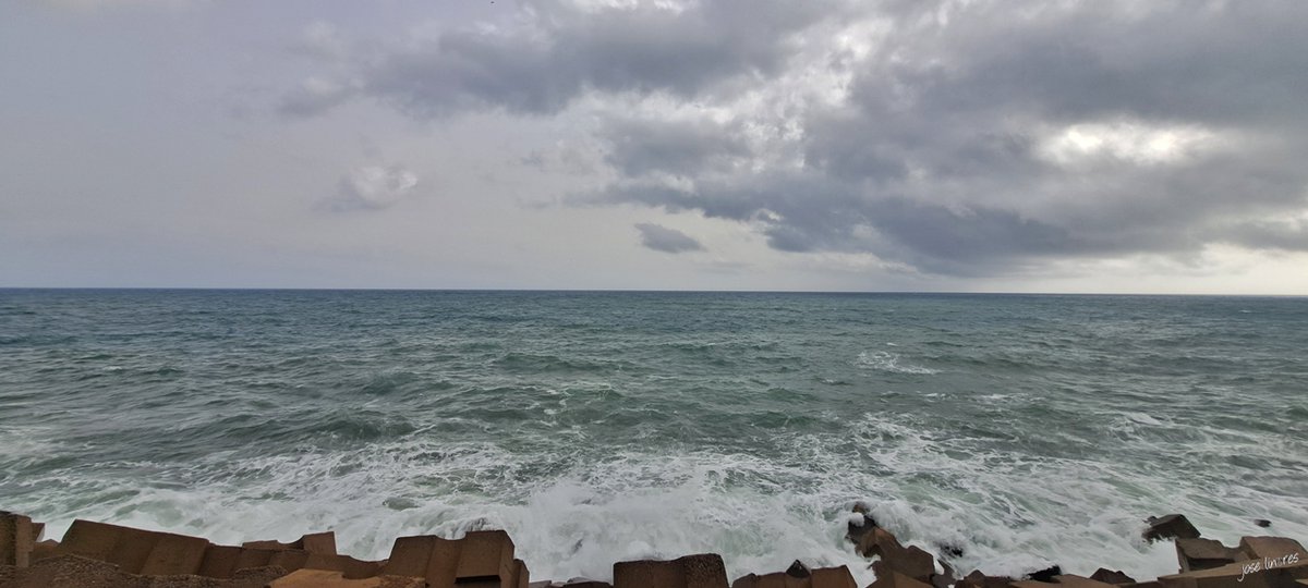UnodeMelilla's tweet image. Levante en el Paseo Marítimo de Horcas Coloradas

#Melilla #Otoño #Levante