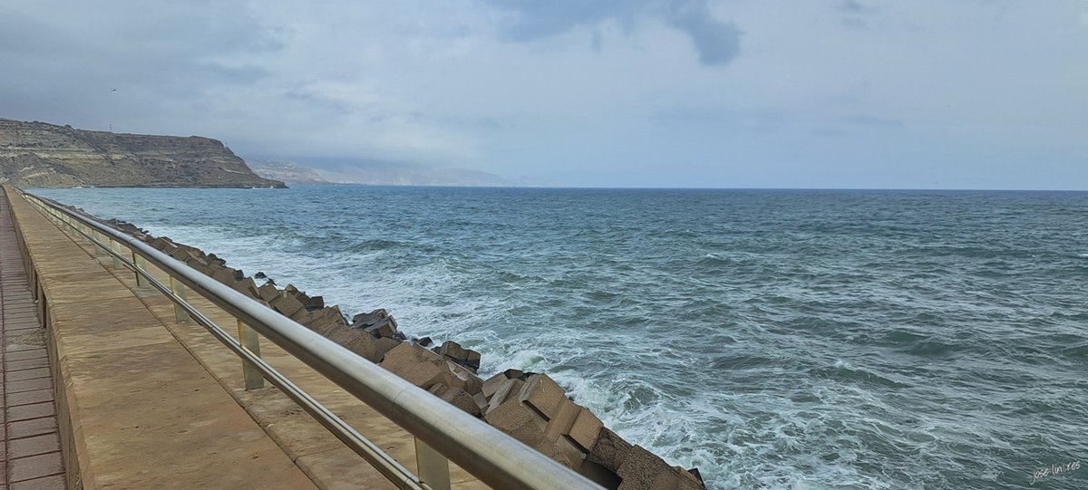 UnodeMelilla's tweet image. Levante en el Paseo Marítimo de Horcas Coloradas

#Melilla #Otoño #Levante