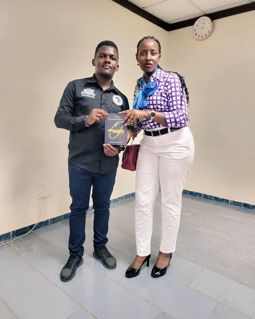 I celebrated <a href="/jjkariisa/">Julie Kariisa</a> for her great leadership by dedicating to her my book Breaking the Circle. I was overwhelmed with joy as I handled over to her an autographed copy she purchased. Mentalhealth Awareness matters. +256 705206985 to purchase your copy <a href="/RotaryKibuli/">Rotary Club of Kampala Kibuli</a> <a href="/KKariisa/">Kin Kariisa🇺🇬</a>