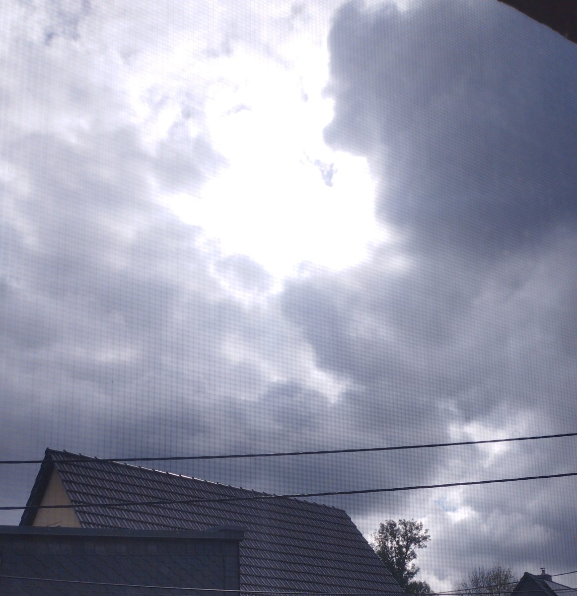 BecherZone's tweet image. Tach Gemeinde 🙋🏻
wieder ein sehr trüber Tag 🌫️
Aber ich muss ohnehin Schreibkram wegen #MitNetz machen
#Solar #PV ⚡