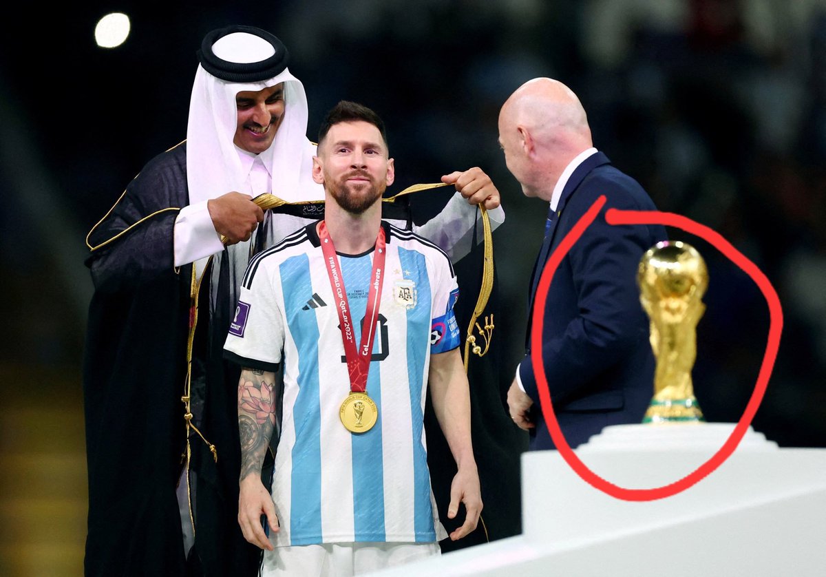 Nancy_fcb's tweet image. The difference 🥶