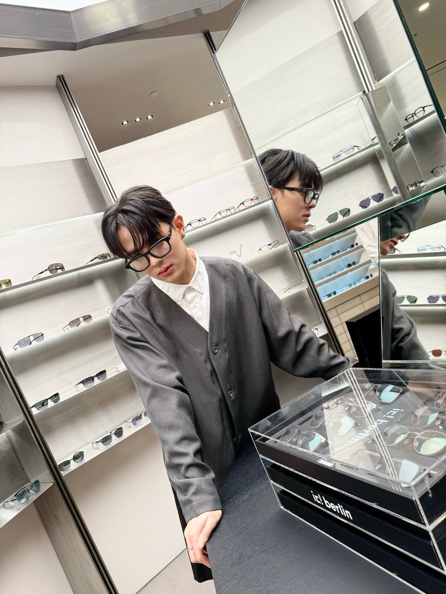 DeeHupHouse's tweet image. ภาพบรรยาย “ไนซ์-บริพัฒน์” ร่วม งาน Grand Opening “ic! berlin Flagship Store” @ Dusit Central Park

#NiceBoripat #icberlin #icberlinThailand
#GEND #GenerationD
#DeeHupHouse #chaancreations
