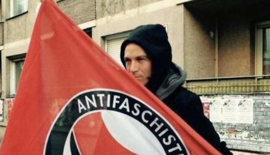 lakylife's tweet photo. Antifa je teroristická organizace @PiratIvanBartos  by měl okamžitě ukončit kariéru a @PiratskaStrana by měla být zrušena a pokutována za podporu teroristů. https://t.co/hVZYKPd8jH