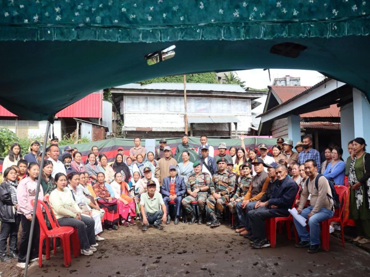 Spearcorps's tweet image. Veterans & families interaction was organised by #AssamRifles under #SpearCorps at #Ukhrul’s ARESA Centre in #Manipur on 09 Oct 2025. Welfare updates, on-the-spot grievance redressal, free medical aid & Sampark Setu onboarding made it a meaningful day for over 140 attendees.…