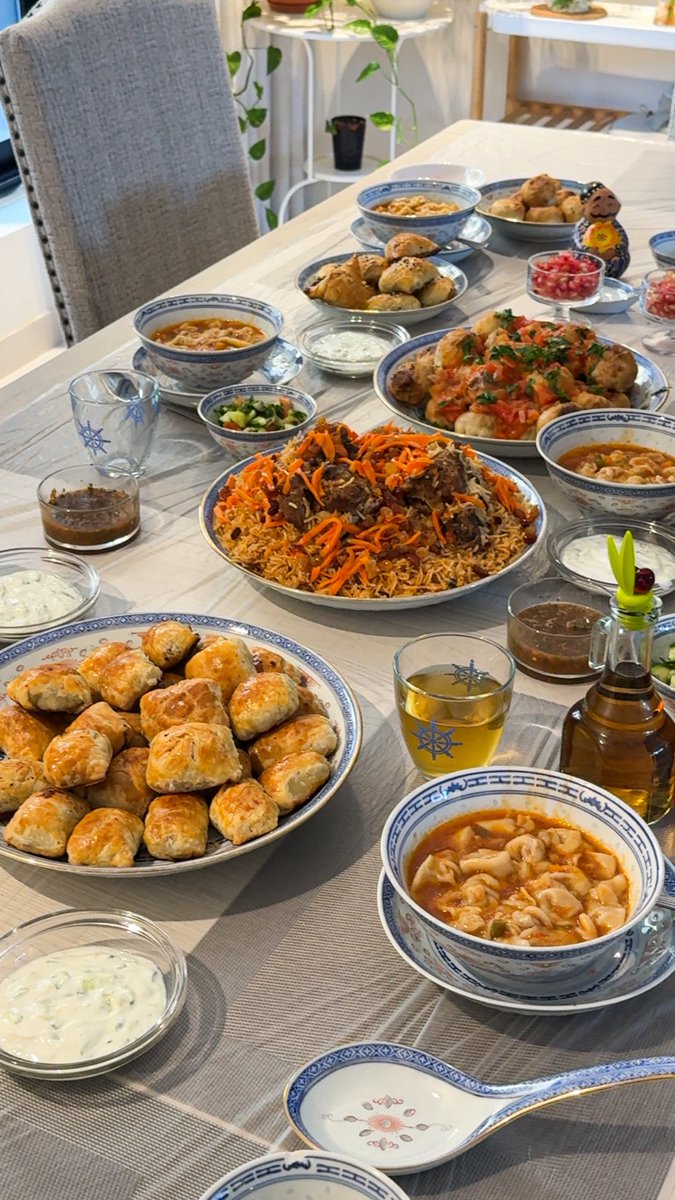 DrAlandijani's tweet photo. Now that's a cheat meal 🇺🇿 https://t.co/DBKLhnNSYR