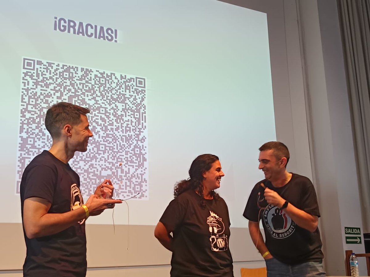 <a href="/goiblas/">Jesús Olazagoitia</a> <a href="/codigo_costa/">Código Costa</a> <a href="/fgrwebes/">Fernando García Rebolledo</a> <a href="/WordPress/">WordPress</a> <a href="/eswordpresscom/">WordPress.com en Español</a> El turno de preguntas ha sido muy animado, como podéis ver en las fotos, ¡nos hemos reído un montón!

<a href="/goiblas/">Jesús Olazagoitia</a> <a href="/fgrwebes/">Fernando García Rebolledo</a> 

Gracias a <a href="/monicapereze/">Mónica Pérez</a> por las fotos ❤️

En <a href="/codigo_costa/">Código Costa</a> 🎊