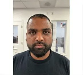 SCAR_HEART_01's tweet image. YUP IT’S TRUE. AND IF YOU NOTICE THE STAR IN THE UPPER RIGHT HAND CORNER IT’S A READ ID SO HE COULD BOARD ANY DOMESTIC FLIGHT WITHIN THE US. 
THIS IS WHAT DEMOCRATS HAVE DONE TO OUR COUNTRY 

Illegal migrant trucker with ‘No Name Given’ on NY driver’s license ID’d, arrested in…