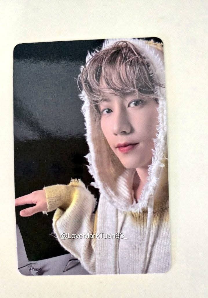 LoveMarkTuan93_'s tweet image. Pls rt พร้อมส่ง ของไหม่ 
#GOT7_NESTFEST 
Necklace สร้อยนกน้อย +การ์ดมาร์ค
ขาย 993 บาท พร้อมกล่อง
#ตลาดนัดอากาเซ่got7 #ตลาดนัดอากาเซ #ตลาดนัดgot7 #ตลาดนัดอากาเซ่  #การ์ดgot7 #ตลาดนัดกัซเซบึน #ขายของสะสมgot7  #ตลาดนัดกัซ 
#MarkTuan #GOT7