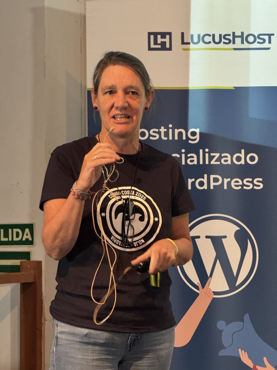 <a href="/goiblas/">Jesús Olazagoitia</a> <a href="/codigo_costa/">Código Costa</a> <a href="/fgrwebes/">Fernando García Rebolledo</a> <a href="/WordPress/">WordPress</a> <a href="/eswordpresscom/">WordPress.com en Español</a> <a href="/monicapereze/">Mónica Pérez</a> Y la clausura agradeciendo a nuestros queridos patrocinadores, por parte de <a href="/MariaHormaetxea/">María Hormaetxea</a> ❤️

Muchas gracias a María y a <a href="/paulocarvajal_/">Paulo Carvajal</a> por el currazo que os habéis pegado porque se ha notado mucho todo el cariño que le habéis puesto a la organización de este evento. 👏