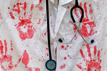 Abhishekrjn15au's tweet image. 🚨 DURGAPUR HORROR
Absolutely Horrifying! A 2nd yr Med Student From Odisha was Allegedly Gang-Raped in #Durgapur West Bengal, After Stepping out of her Pvt Med Clg Campus For Dinner On Friday night
Young Woman who came to study Medicine, Not fear for her life 💔🥺
#MedTwitter