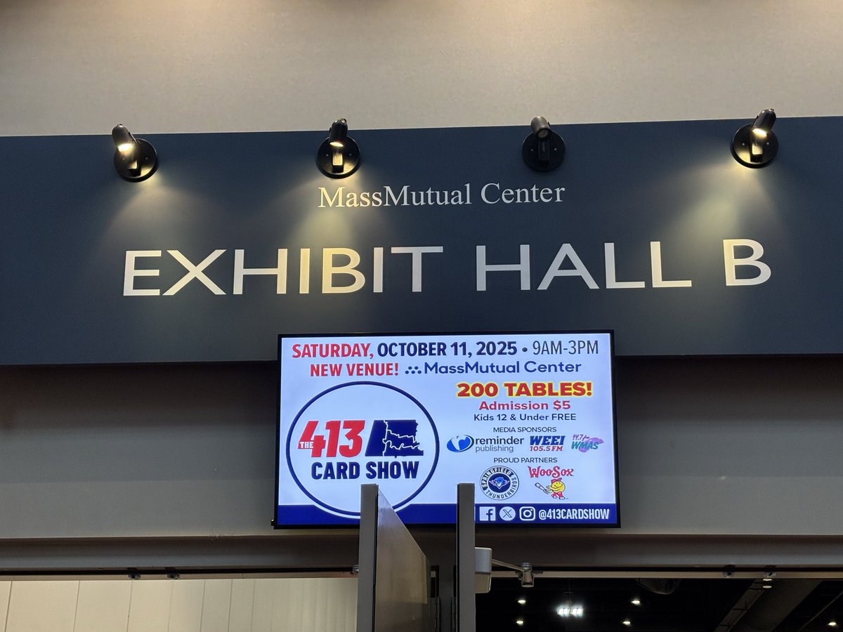 413cardshow's tweet image. Showtime! It&apos;s our Game Day. Today in downtown Springfield, at MassMutual Center. THE 413 CARD SHOW! Vendors are setting up. Doors open at 9:00am. First door prize ($50 cash voucher) will be drawn at 10:00. Hope to see you here. #thehobby #WesternMA
