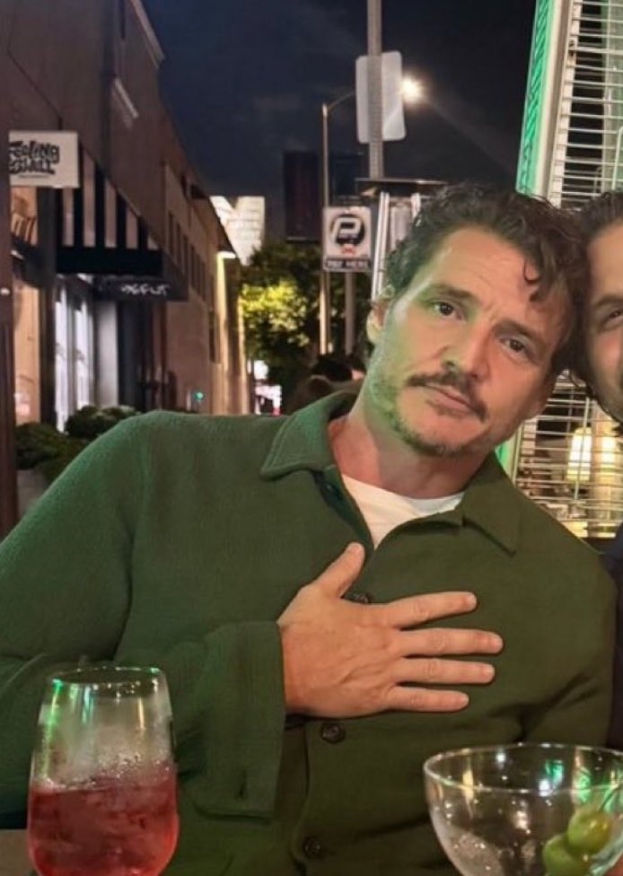 pascalxjoel's tweet image. his hair