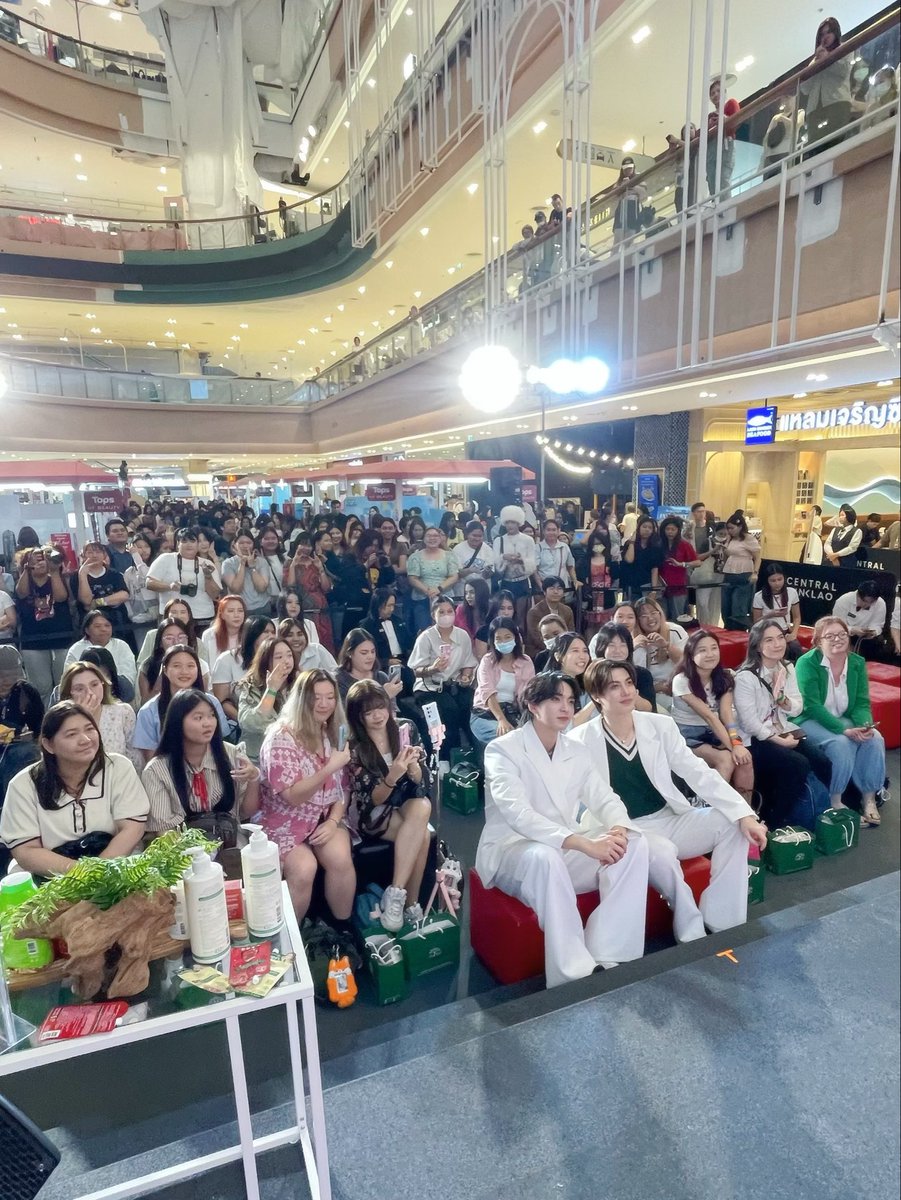 BENZALERT 🦊 (@benzalert_np) on Twitter photo ดีใจที่ได้เจอทุกคนในงานนี้มาก ๆ เลยนะครับ
บรรยากาศวันนี้เต็มไปด้วยรอยยิ้มและความอบอุ่น ขอบคุณที่คอยส่งเสียงกริ๊ดให้กันเสมอ ทุกโมเมนต์มันพิเศษสำหรับผมจริง ๆ 🫶🏻✨
ขอบคุณ Deleaf ที่ทำให้เราได้มาเจอกัน
หวังว่าจะมีโอกาสได้เจอกันครั้งหน้าครับ! 💚
#DeleafxBenzGarfield ดีใจที่ได้เจอทุกคนในงานนี้มาก ๆ เลยนะครับ
บรรยากาศวันนี้เต็มไปด้วยรอยยิ้มและความอบอุ่น ขอบคุณที่คอยส่งเสียงกริ๊ดให้กันเสมอ ทุกโมเมนต์มันพิเศษสำหรับผมจริง ๆ 🫶🏻✨
ขอบคุณ Deleaf ที่ทำให้เราได้มาเจอกัน
หวังว่าจะมีโอกาสได้เจอกันครั้งหน้าครับ! 💚
#DeleafxBenzGarfield