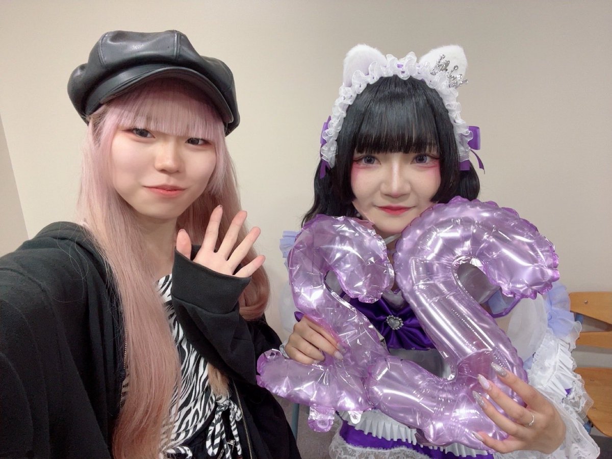 えーーん😭😭なんとなんとぽてゃさん(<a href="/po_nyanyan2/">ぽてゃ🔮</a> )のステージを見ることができました😭😭😭
かわいかったかわいすぎてた、けど1人で歌って踊ってる姿がかっこよすぎて、泣いちゃった
ぜったいに！また一緒に踊りましょうね、約束💍ですよー！！！！
お誕生日おめでとうございます💜