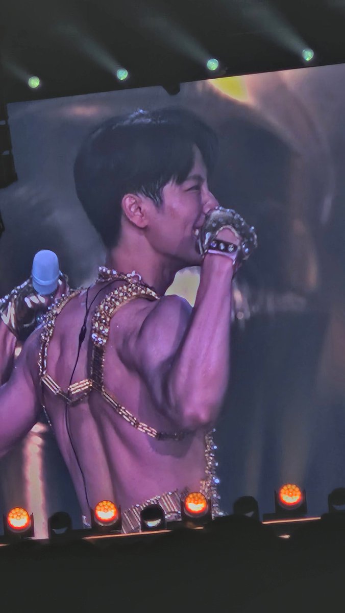 i'm dead!!!
#ดอกนีออนรอรักมื้อแรก
#warwanarat <a href="/warwanarat/">ว</a>