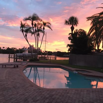 southgrace427's tweet image. Cotton Candy Reflections...
Beautiful and Soft...
🩷💛🧡🩵💙💜
