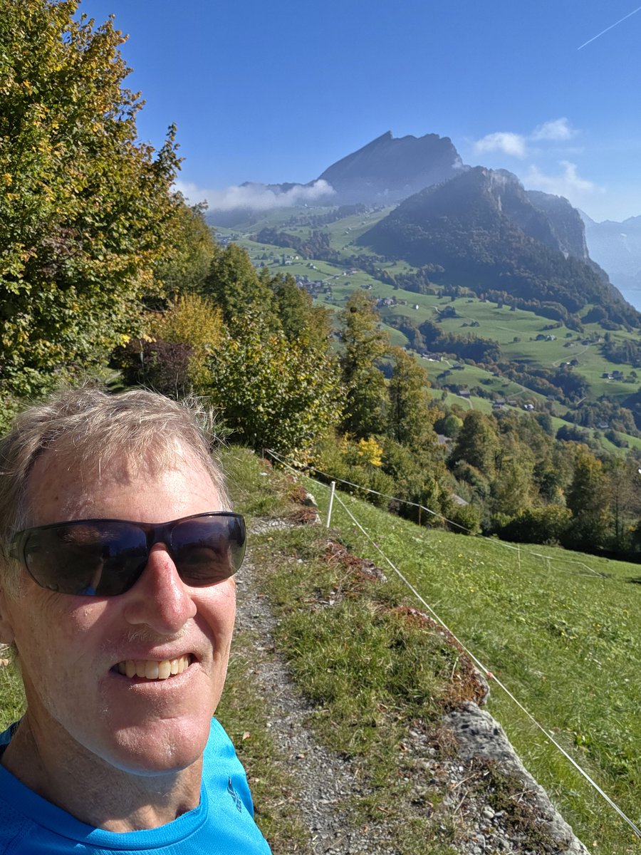 untamed_nomad's tweet image. Heute Herbst Wanderweg, perfect Fall hiking conditions, about 2,000 ft. gained in 1:22. #Switzerland #Walensee