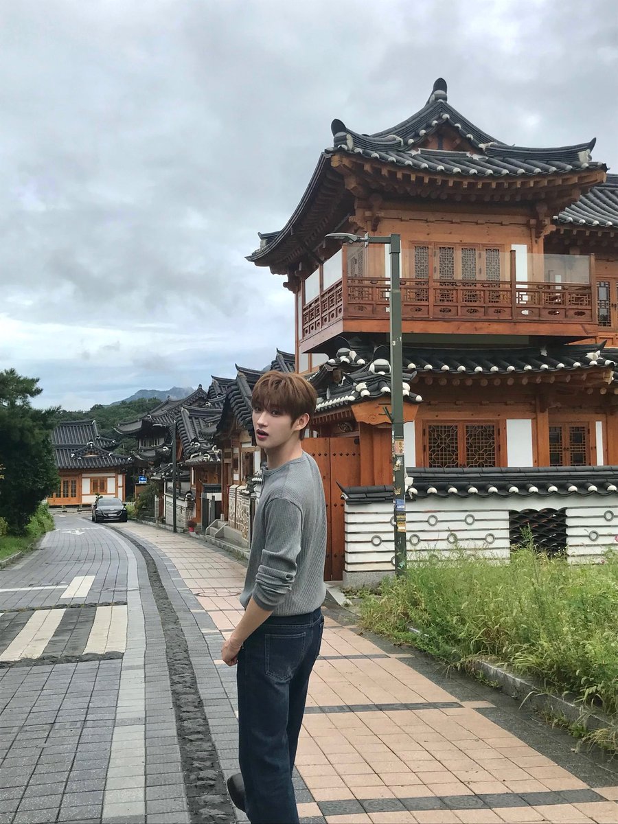 id2zzu's tweet image. 길거리에 이런 남자만 돌아다니면 좋겠다