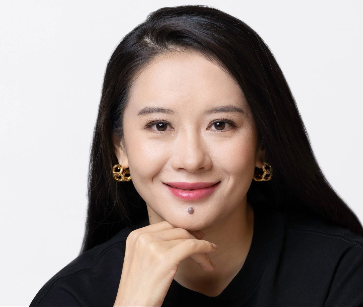 WatcherGuru's tweet image. JUST IN: Binance co-founder Yi He says users who suffered losses attributable on the exchange can request compensation.