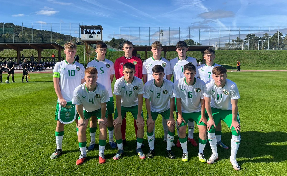 IrelandFootball's tweet image. RESULT | #IRLU17 | 🇮🇪 3-0 🇫🇴

Goals from TJ Molloy, Ben Mahon and Cillian Murphy have put our MU17s on the brink of qualification to the Elite Round

An excellent performance from our young Boys in Green against the Faroe Islands 👏

#COYBIG