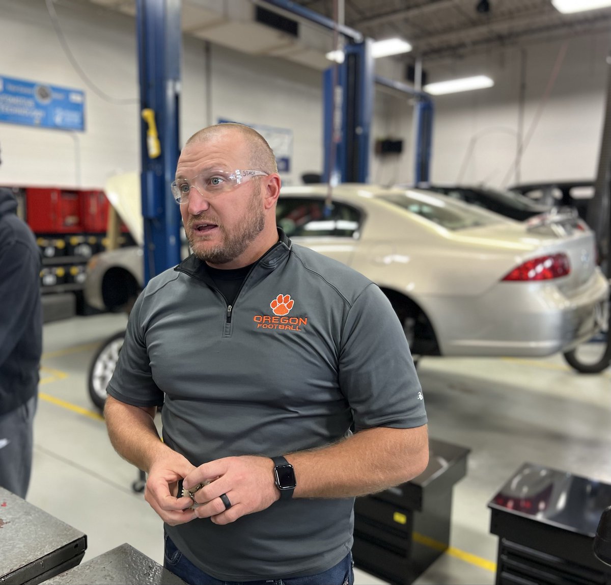 ocamedia's tweet photo. #OregonLife visited Mr. Stace’s classroom, where students in his small engine repair class are getting real, hands-on experience. This kind of career-focused education helps prepare students for the workforce and brings lessons to life! #OCAMedia story coming @Oregon_Boosters https://t.co/6PReCKkuoG