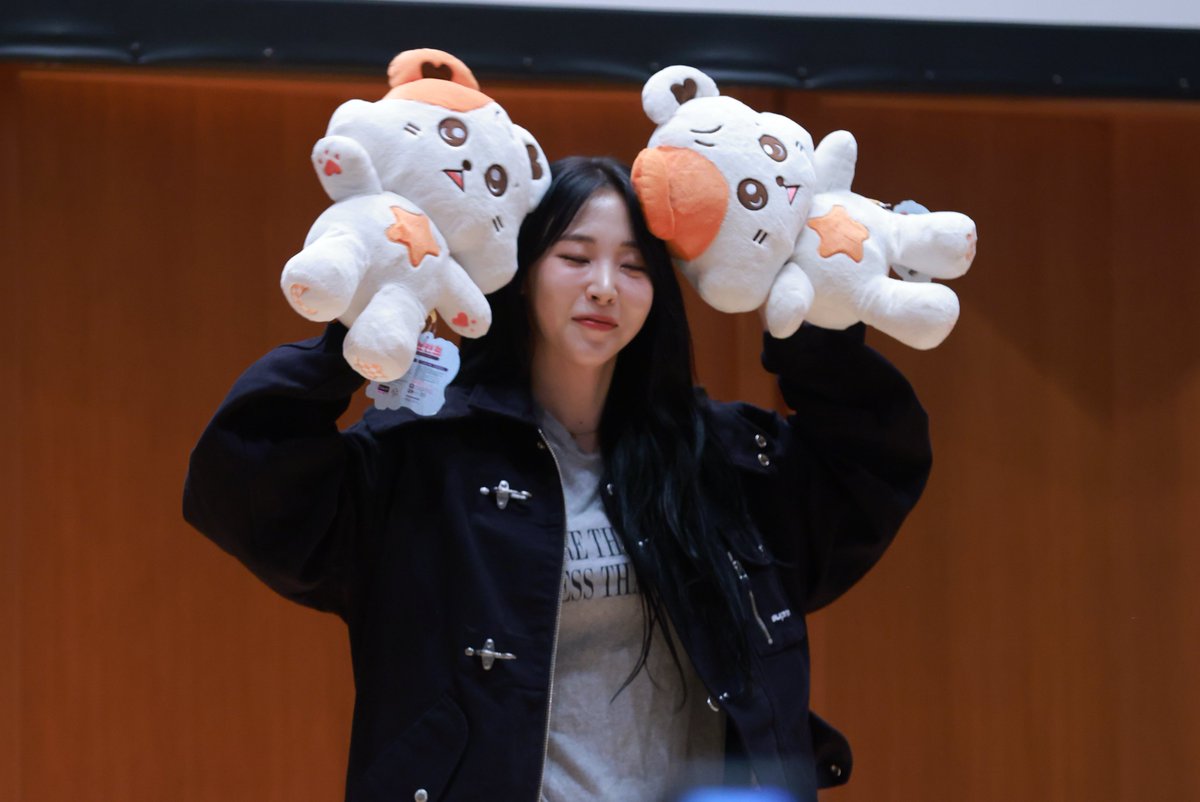 shiningbyul1222's tweet image. 251011 도쿄 팬사인회 2부 프리뷰2

 햄뵤리🐹🐹🐹

#마마무 #문별 #MAMAMOO #MOONBYUL