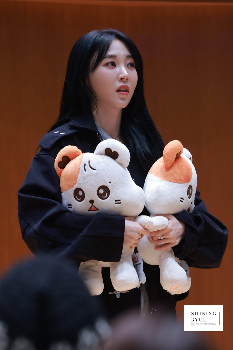 shiningbyul1222's tweet image. 251011 도쿄 팬사인회 2부 프리뷰2

 햄뵤리🐹🐹🐹

#마마무 #문별 #MAMAMOO #MOONBYUL