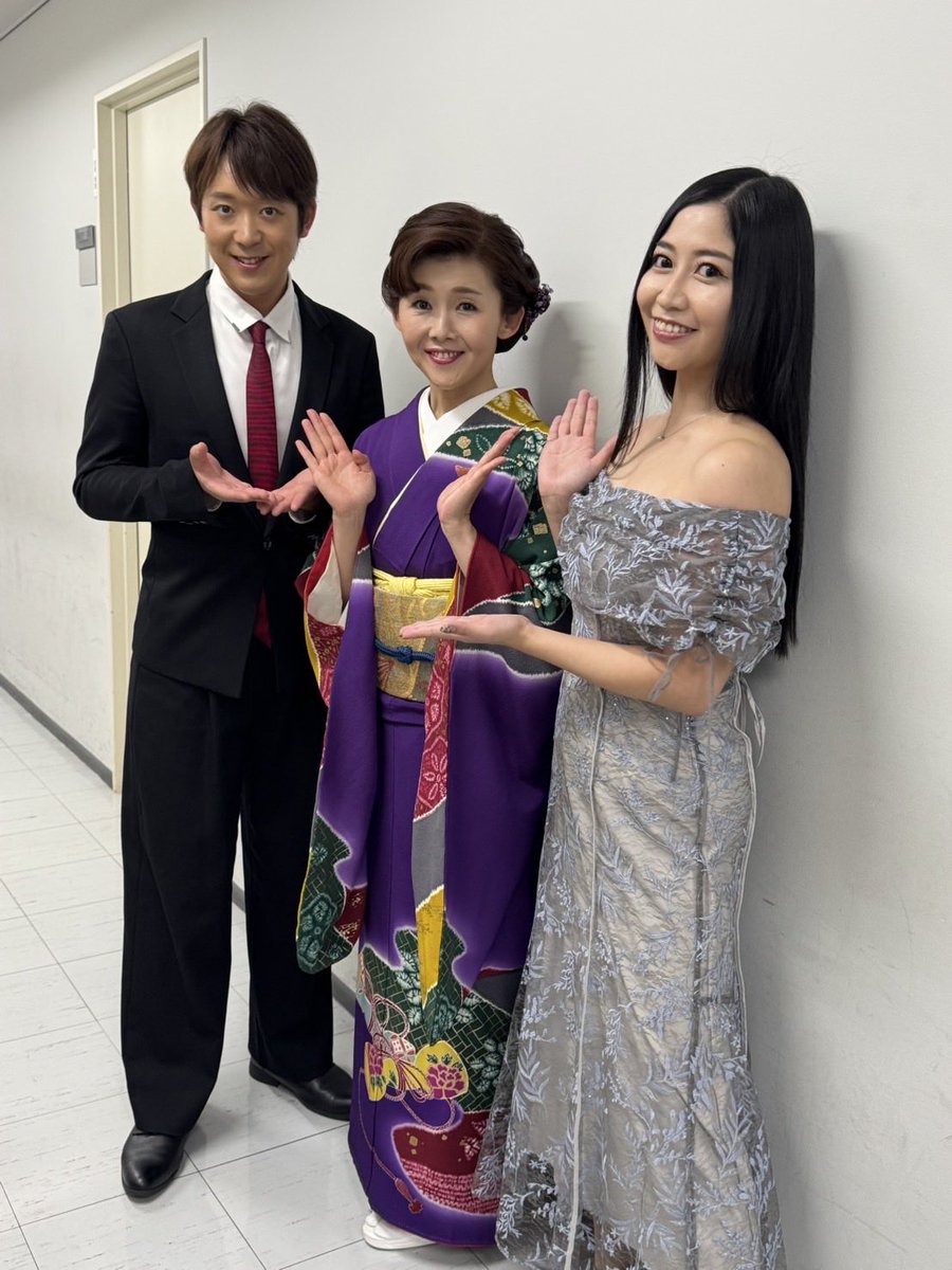 kozakuramaiko's tweet image. ブログを投稿しました。
ameblo.jp/kozakuramaiko/…
『人生、歌がある』ご覧くださいました皆さんありがとうございました!
何を思い出しても胸が熱くなることばかり。
本当に幸せでした😌✨
#BS朝日 #人生歌がある
#門松みゆき さん #楠木康平 さんと
#小桜舞子