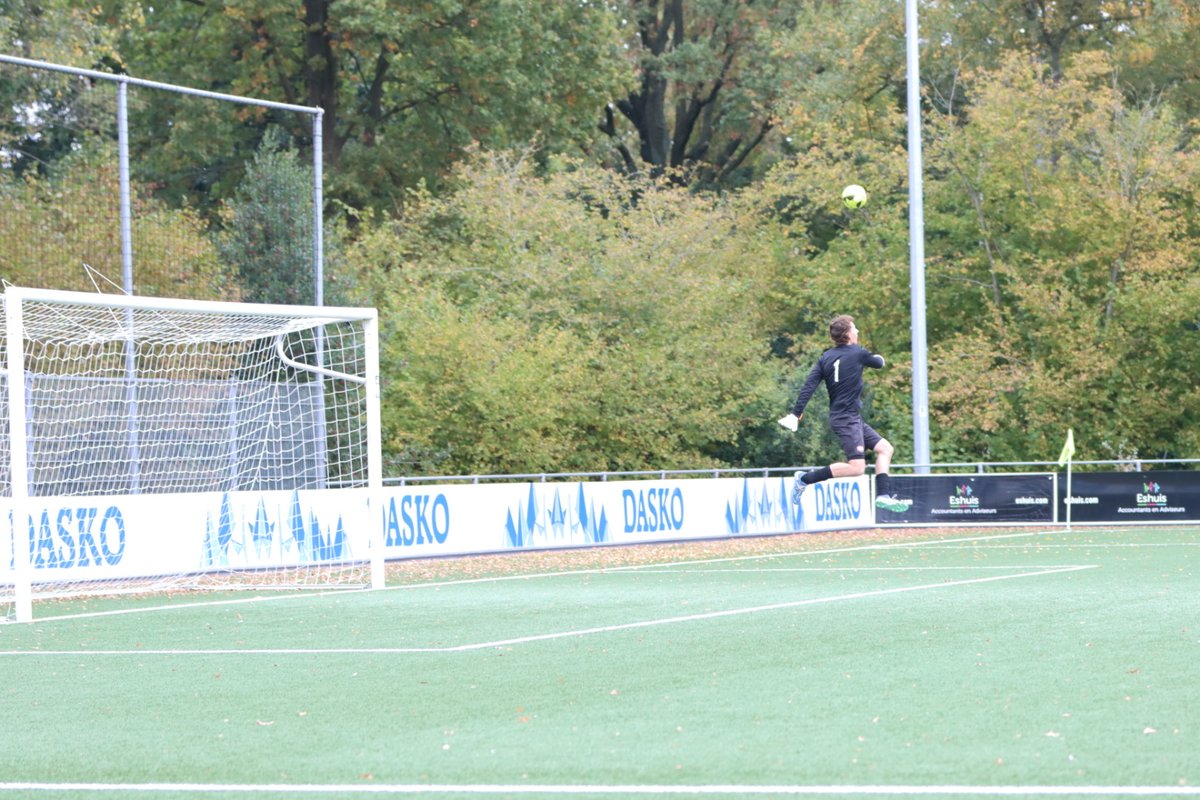 temtj's tweet photo. @DOS37_2 Heerlijke goal 🤩 https://t.co/ZAaGaF5AP0