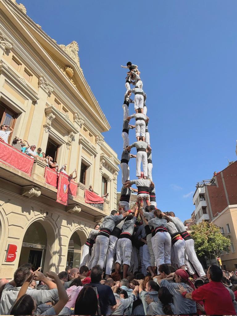 Descarreguem el segon 3 de 9 amb folre de la temporada!! #castells