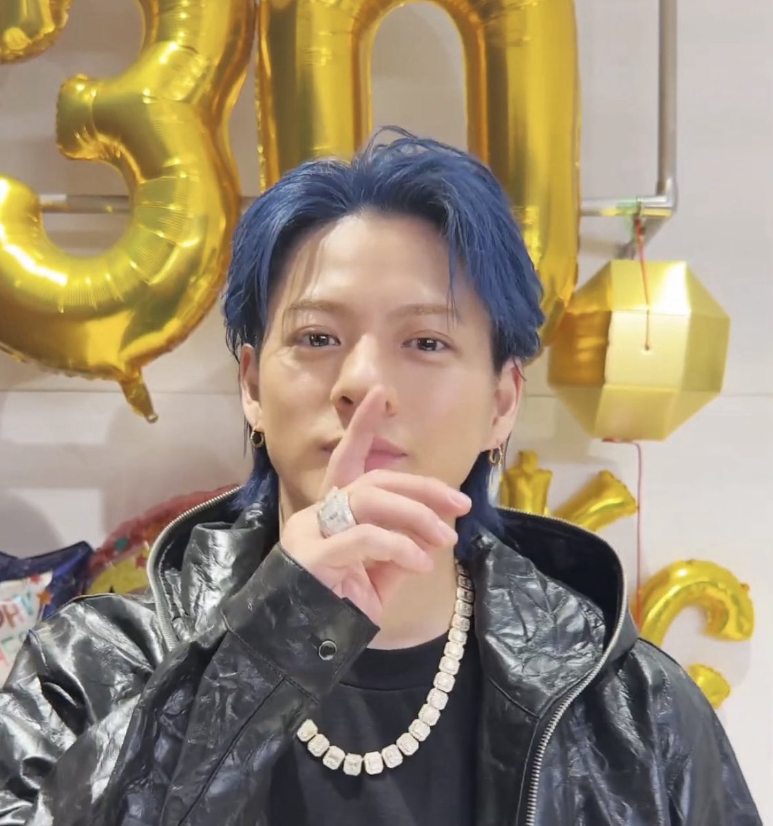 ヒラノBLUE(青髪)期間約2週間🫠💙 貴重すぎる🫠 (いやどの髪色も似合う
