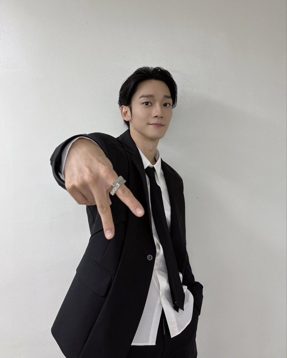 CHEN_INB100's tweet image. CHEN CONCERT &amp;lt;Arcadia&amp;gt;

&amp;lt;Arcadia&amp;gt; DAY 1 💛

엑소엘과 함께여서 더 빛났던 오늘 🌟🎵
내일도 우리만의 무대, 계속 이어가요!! 🎤

#첸 #CHEN #Arcadia