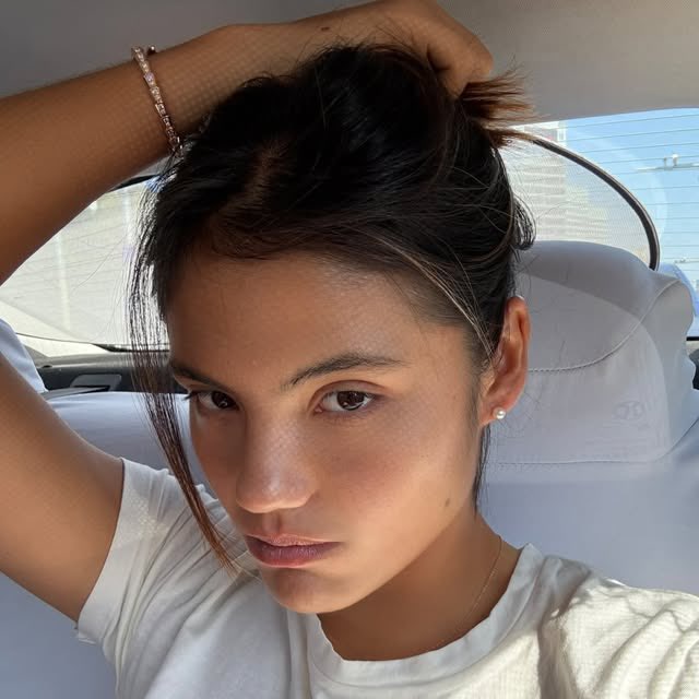 ⠀ ⠀ ⠀ ⠀

                    🥰