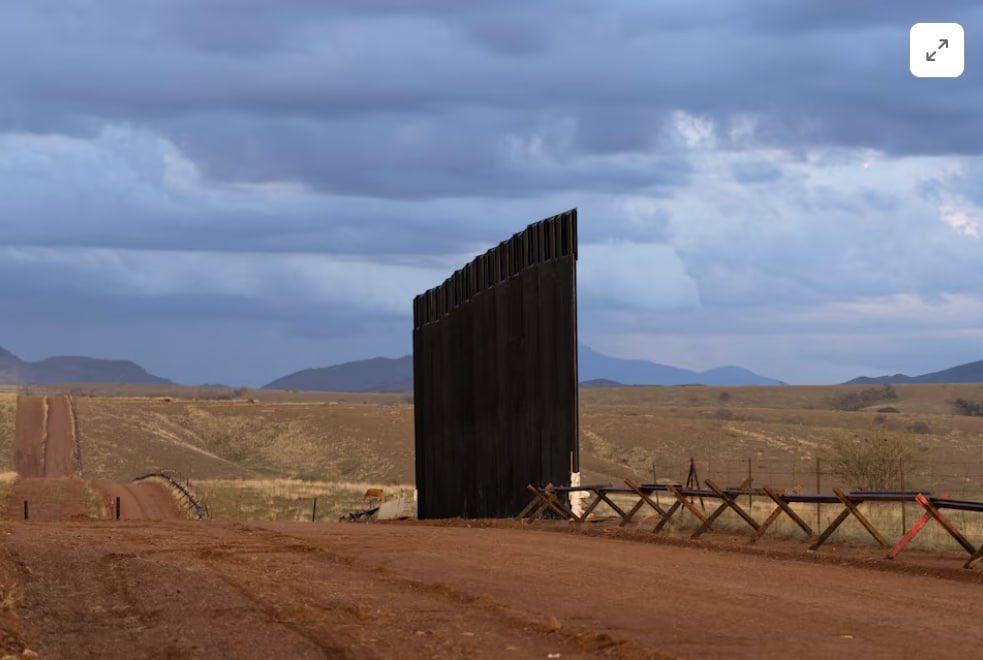 _QINTOTHESTORM_'s tweet image. US awards $4.5 billion in border wall contracts, DHS says

The federal government has awarded 10 construction contracts worth $4.5 billion that will add 230 miles of barrier along the southwest U.S. border, the Department of Homeland Security said on Friday.