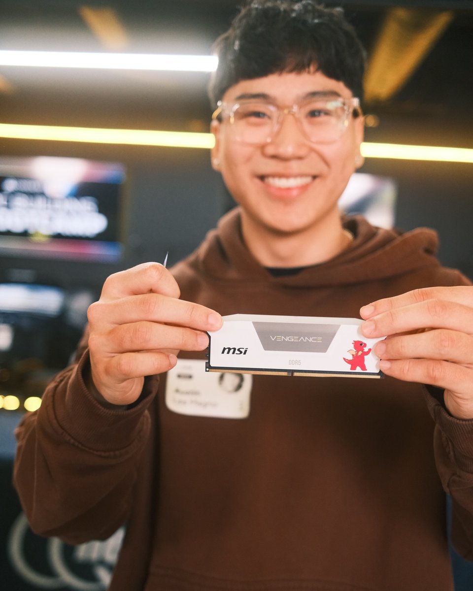 CORSAIR's tweet image. 👀 What components are you eyeing for your dream build? Our Build Bootcampers got their hands on some insane PC upgrades!
💬 Tell us what you'd build with below to join the FRAME 4500X drawing #CORSAIR #NEWEGG #BuildBootcamp2025