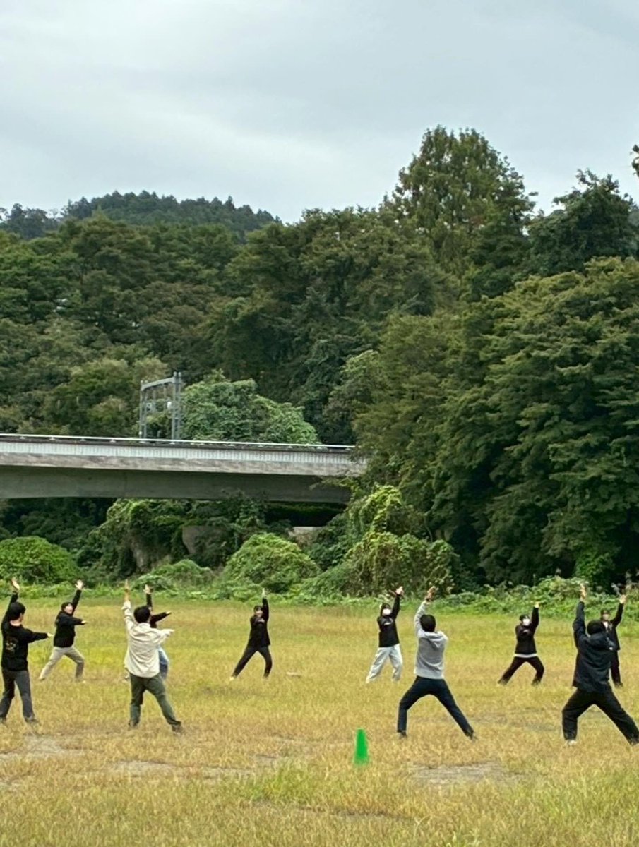 ー10月11日(土)ー
🥔広瀬川河川敷にて芋煮会を開催しました🥔

1年生は宮城風、2年生は山形風を作りました！

芋煮中のスポーツ大会ではドッジボールなどを行い、部員の絆がより一層深まりました❤️‍🔥

Instagram（25wind__）にて完成した時の動画を公開しているのでそちらもぜひご覧下さい✨