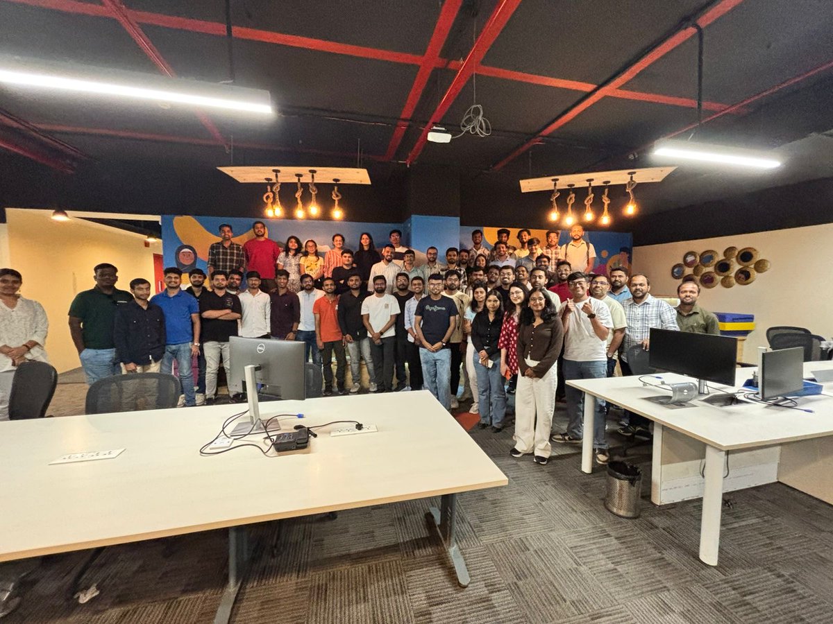 himanshuCodes21's tweet image. 🌴 @react_india x @ReactPune  Conference Meetup 2025 🇮🇳

Had an incredible time attending the React India x React Pune Conference Meet — a day full of learning, networking, and deep tech discussions! ⚛️