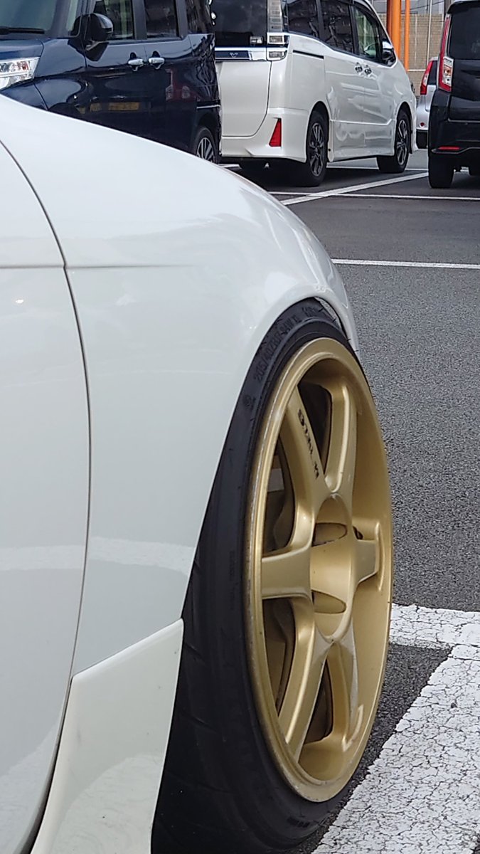 キレイでかっこよくても走りがイケてなきゃゴミ同然

と言いつつ自分はNA4.1ファイナルなのに17インチしか履かない、切れ角アップも無い、終いにゃヘタクソでおわた