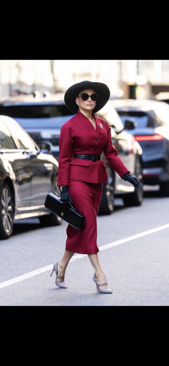 AliTab579844's tweet image. She walks like every street is her runway.
Confidence louder than words. 💋
#BossEnergy #Bold #StyleIcon #Glow #Empowerment #Attitude #Queen