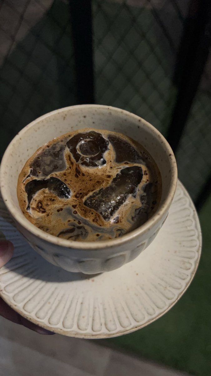 09e_ssl's tweet image. غديت انا وياك مثل امس واليوم 
قريب لـكن مستحيل نتواجه .