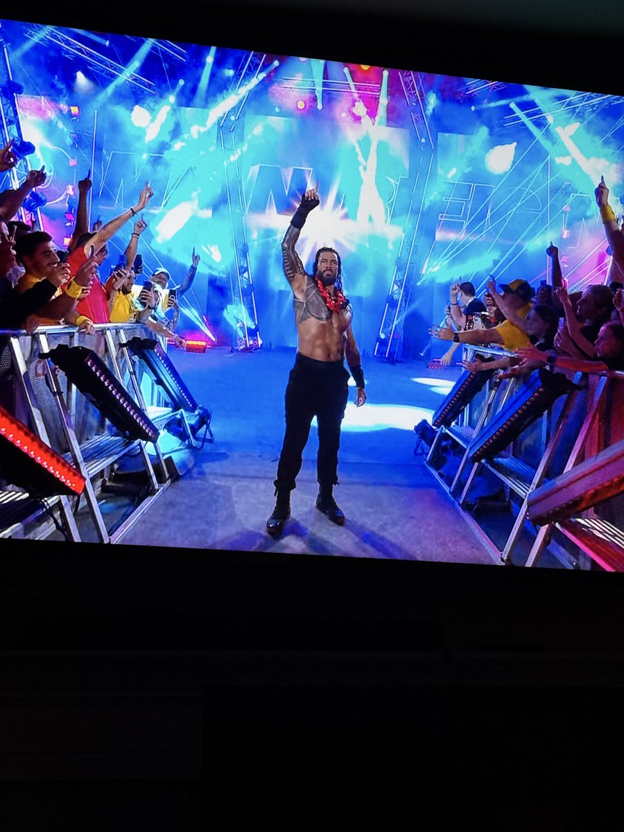 JASMiiNEMARii3's tweet image. This man’s aura is unmatched #WWECrownJewel  @WWERomanReigns