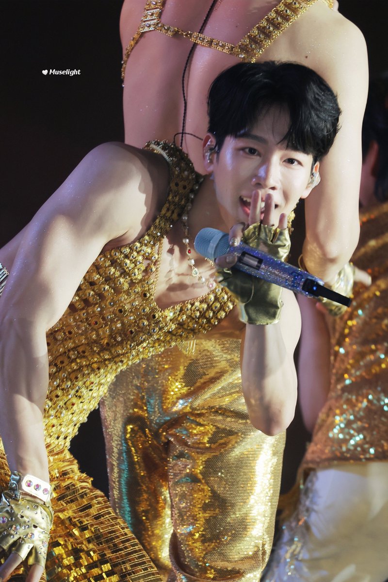 😯
#ดอกนีออนรอรักมื้อแรก 
#warwanarat 
<a href="/warwanarat/">ว</a>