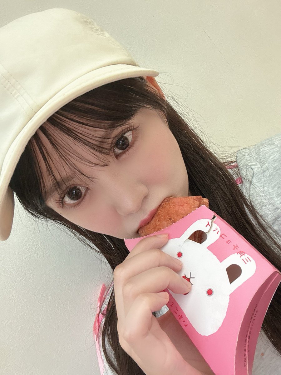 今日落ち込むこと２こあったけど
三角チョコパイ食べたから元気ーーー^_^