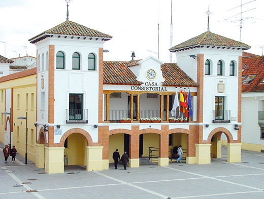 Estamos en octubre 2025 y estamos así en Pinto: 

❌ Sin Teatro
❌ Sin Escuela de Danza
❌ Sin CMC
❌ Sin Bilioteca en Casa de la Cadena
❌ Sin Ludoteca en Fuster 
❌Asociaciones del Fuster sin sitio
❌ Sin ascensor en Javier Lapeña