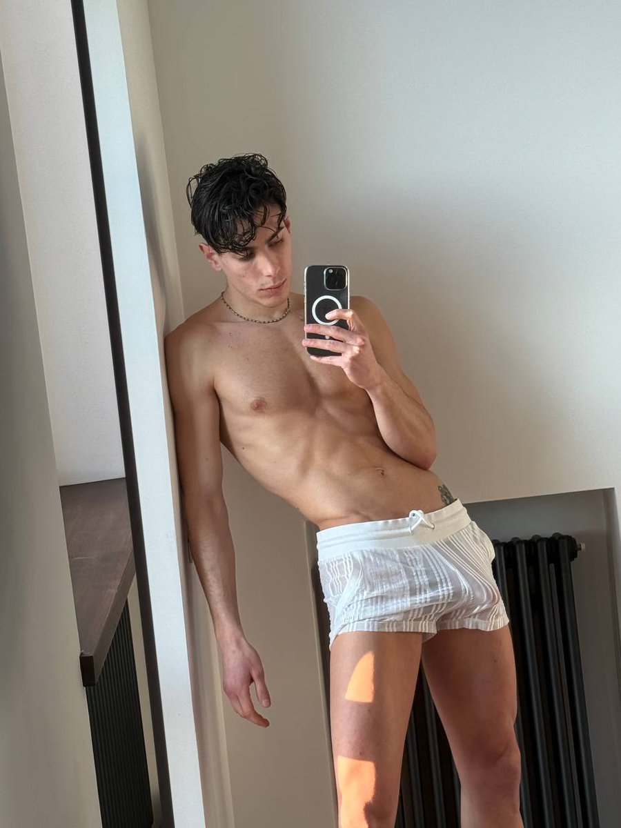 Best cap receives a 🎁in their DM's