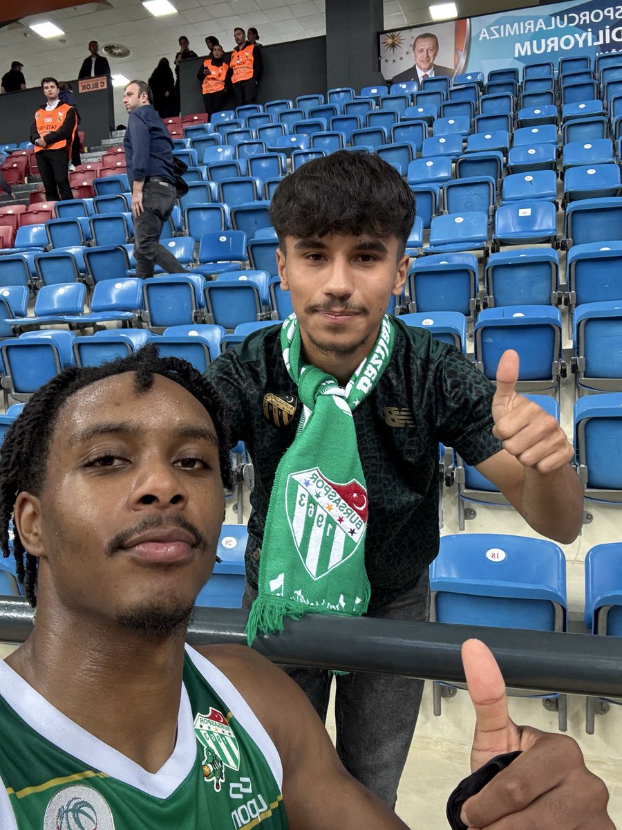 Winner poze with my friend ✅<a href="/MalikParsons_/">Leek</a>