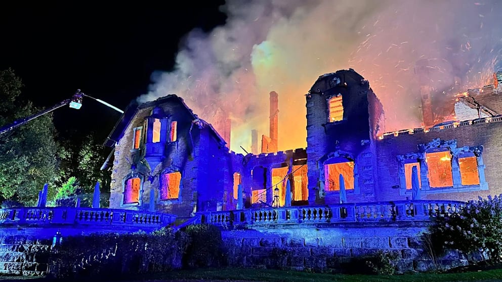 Regensburg (Allemagne): le feu ravage le château de la famille princière Thurn und Taxis, un groupe antifa revendique l’attentat et accuse la famille d’être “de droite”

 fdesouche.com/2025/10/11/reg…